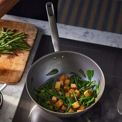 Fiskars wok panna All Steel, 28 cm. cena un informācija | Pannas | 220.lv