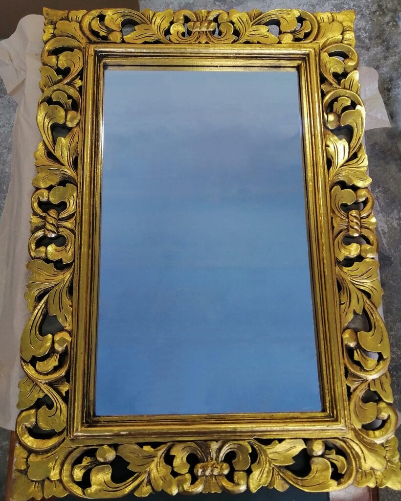 Vannasistabas spogulis, koka rāmis, ar rokām grebts, 60x80 cm, SAMBLUNG vecināts zelts цена и информация | Vannas istabas spoguļi | 220.lv