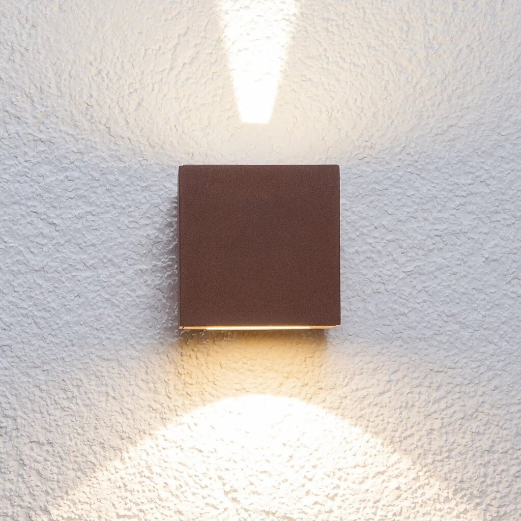 Rūsas brūnas krāsas Jarno LED āra sienas gaismeklis, kuba forma cena un informācija | Sienas lampas | 220.lv