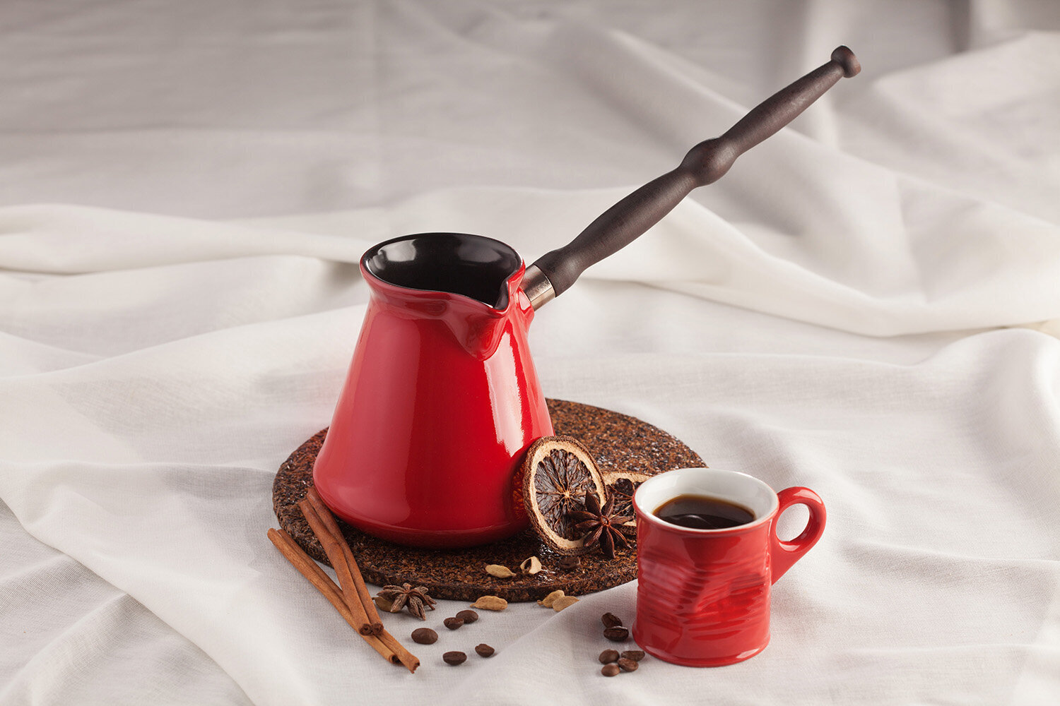 Keramikas kafijas turka, katliņš turku kafijai, cezva, ibrik, 130 ml, rozā zelta krāsa cena un informācija | Kafijas kannas, tējkannas | 220.lv