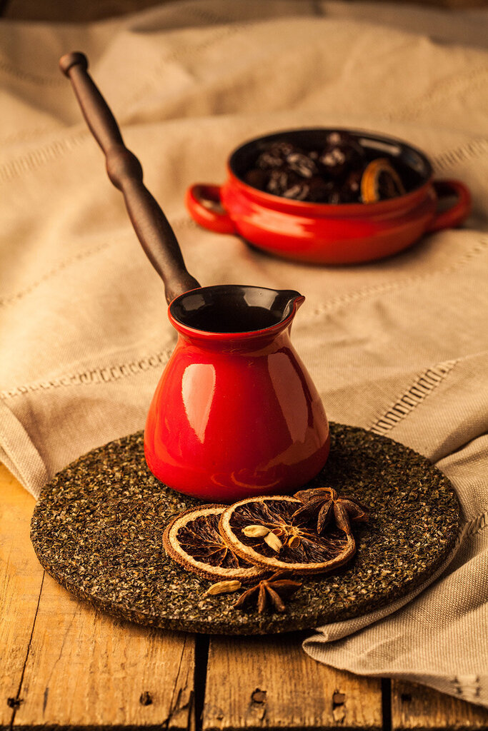 Keramikas kafijas turka, katliņš turku kafijai, cezva, ibrik, kafijas kanniņa, 220 ml, sarkanā krāsa cena un informācija | Kafijas kannas, tējkannas | 220.lv