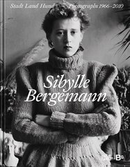 Sibylle Bergemann (Bilingual edition): Town and Country and Dogs. Photographs 1966-2010 cena un informācija | Grāmatas par fotografēšanu | 220.lv