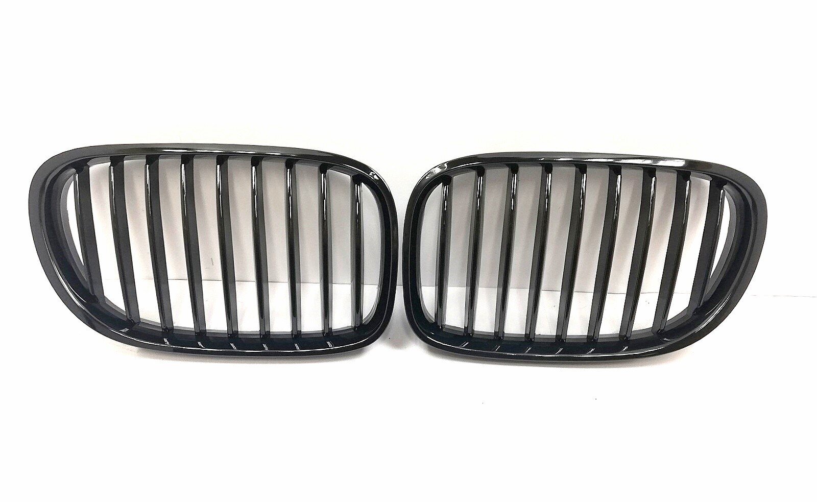 BMW 7 F01/F02 10.2008-2016 Radiatora režģis melns spīdīgs (komplektā 2 gab.) tuning L+R OE/OEM Number:51117184151;51117184152. цена и информация | Auto piederumi | 220.lv