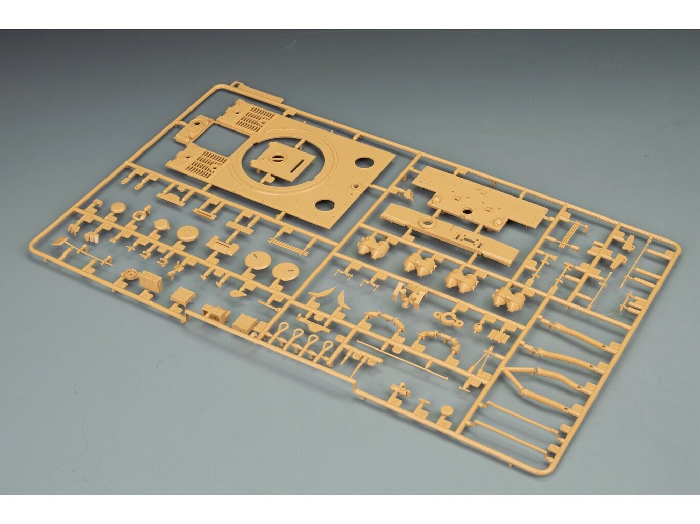 Rye Field Model - Sd.Kfz.181 Pz.Kpfw.VI Ausf.E Tiger I Late Production (full interior), 1/35, RFM-5080 cena un informācija | Konstruktori | 220.lv