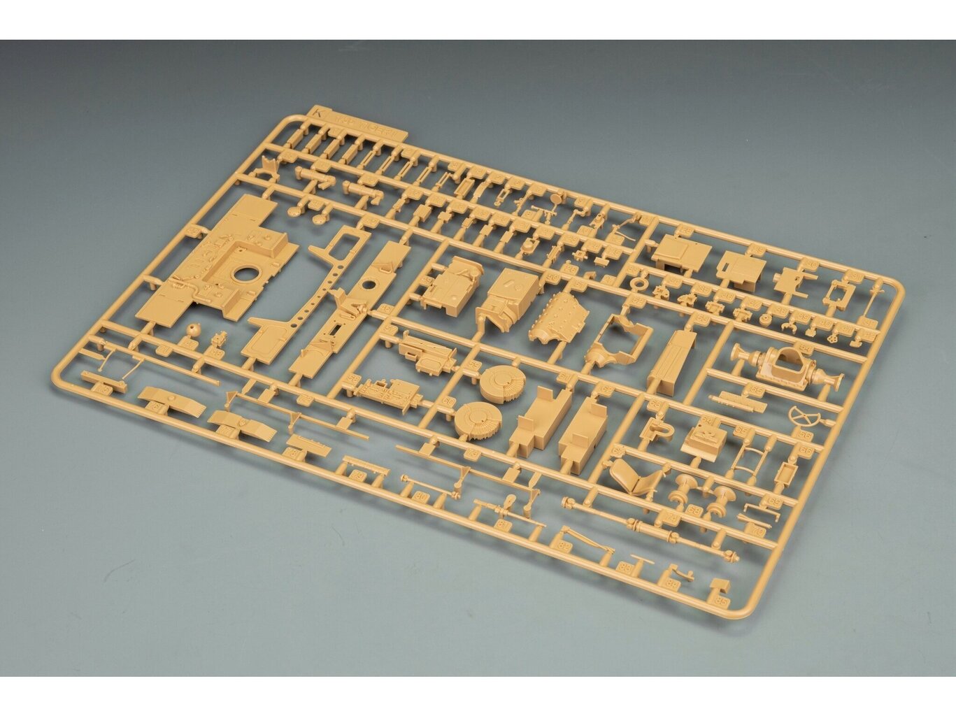 Rye Field Model - Sd.Kfz.181 Pz.Kpfw.VI Ausf.E Tiger I Late Production (full interior), 1/35, RFM-5080 cena un informācija | Konstruktori | 220.lv