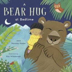 Bear Hug at Bedtime cena un informācija | Grāmatas mazuļiem | 220.lv