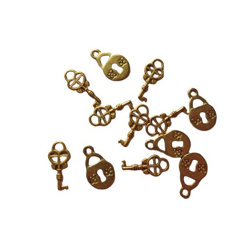 Kuloni "Atslēga un slēdzene", no 17 līdz 18 mm, zelta krāsā, 30 gab., 1 iepakojums cena un informācija | Rotu veidošana, pērļošana | 220.lv