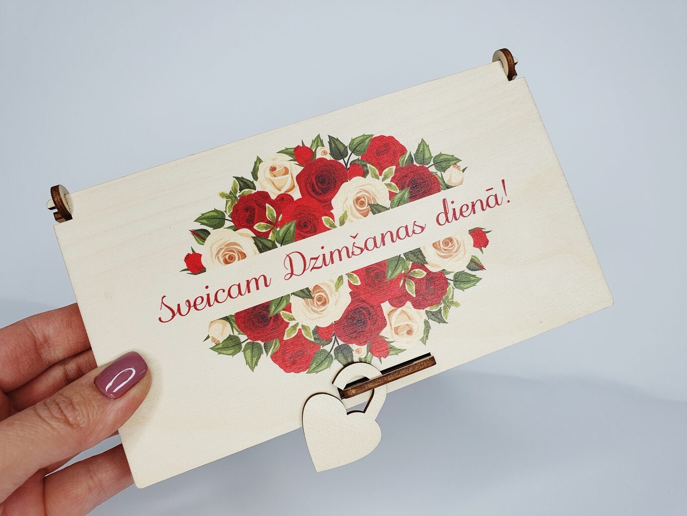 Koka naudas kastīte ar ziedu dekoru un uzrakstu “Sveicam Dzimšanas dienā!” цена и информация | Citas oriģinālas dāvanas | 220.lv