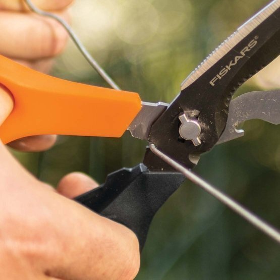 Fiskars dārza šķēres multi task 1063329 cena un informācija | Dārza instrumenti | 220.lv