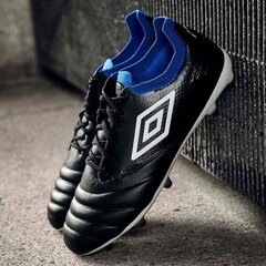 Futbola apavi Umbro, 39 cena un informācija | Futbola apavi | 220.lv