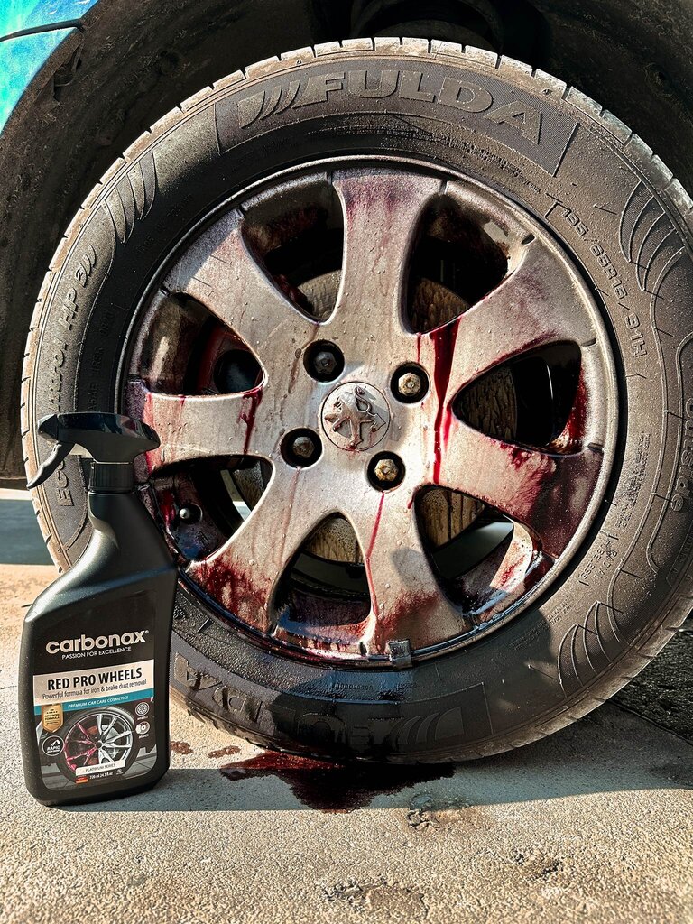 Riteņu un bremžu disku aerosols ar krāsu indikatoru CARBONAX® Red Pro Wheels 720 ml cena un informācija | Auto ķīmija | 220.lv