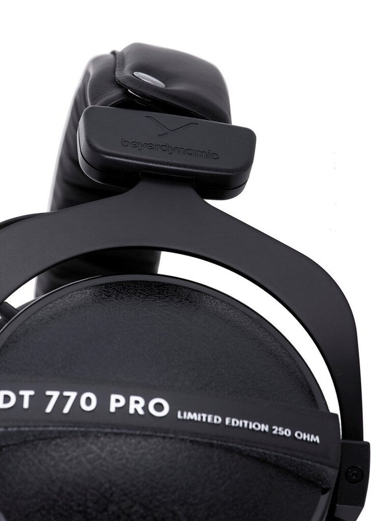 Austiņas ar vadu Beyerdynamic DT 770 PRO cena un informācija | Austiņas | 220.lv