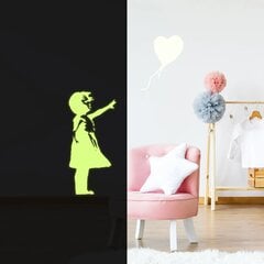 Tumsā mirdzoša vinila sienas uzlīme Banksy Balloon Girl atstarojoša uzlīme interjera dekors — 100 x 68 cm cena un informācija | Dekoratīvās uzlīmes | 220.lv