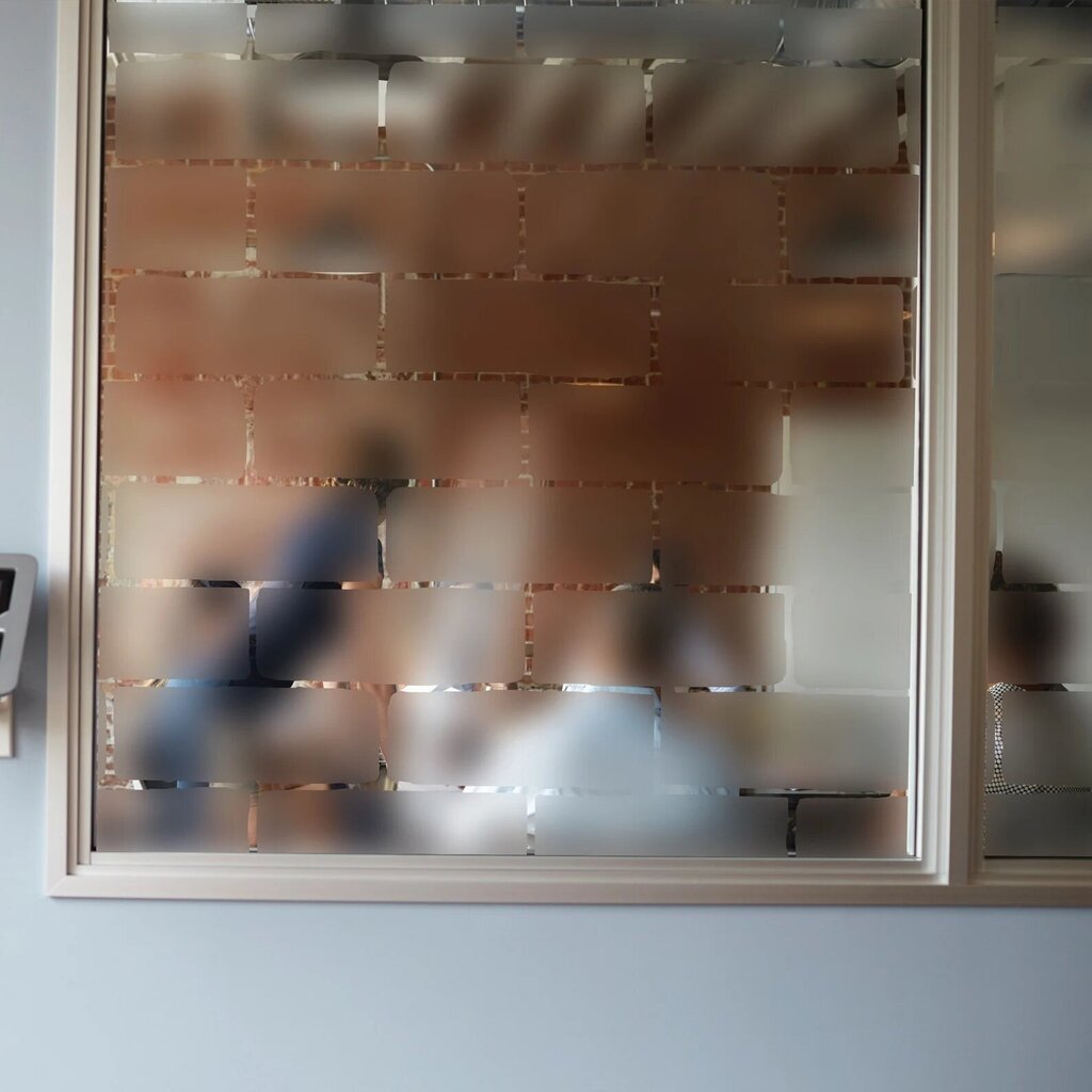 Vinila matēta caurspīdīga uzlīme ar ķieģeļu modeli logam vai durvīm vannas istabā - 122 x 200 cm cena un informācija | Dekoratīvās uzlīmes | 220.lv