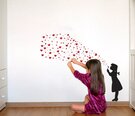 Vinila sienas uzlīme meitenei un sirds burbuļiem jauks interjera dekors - 60 cm