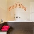 Vinila sienas vai durvju uzlīmes, oranžas zivis, vannas istabas interjera dekori - 60 gab