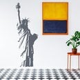 Vinila pelēka sienas uzlīme Brīvības statujas Ņujorkas interjera dekors — 180 x 63 cm