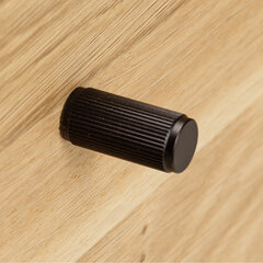 Дубовая тумба Naby No. 1, Natural Lacquer, черная кнопка ручки цена и информация | Прикроватные тумбочки | 220.lv