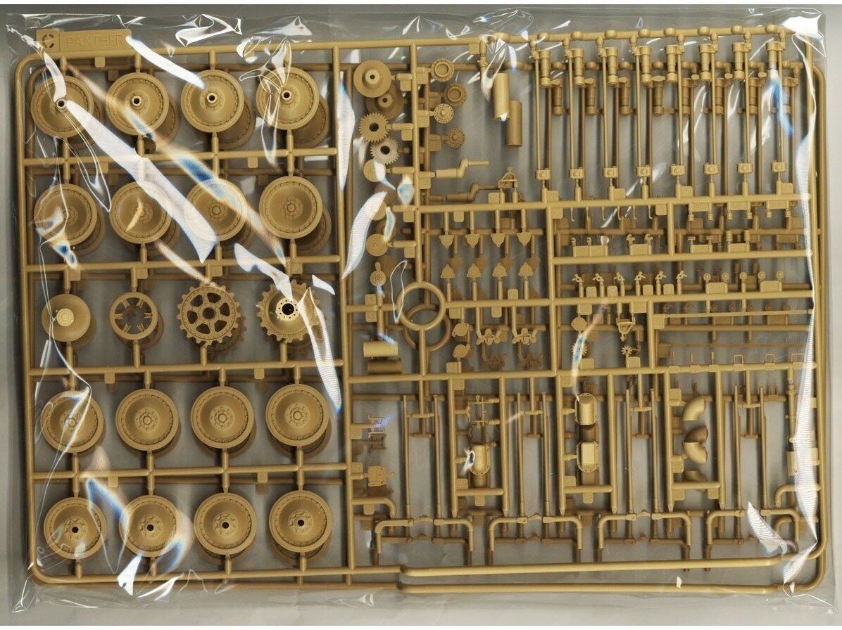 Konstruktors Rye Field Model - Jagdpanther G2 with Full Interior and Workable Track Links, 1/35, RFM-5022 cena un informācija | Konstruktori | 220.lv