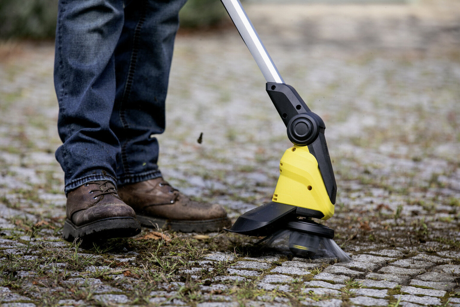 Akumulatora nezāļu noņemšanas iekārta Karcher WRE 18-55 цена и информация | Lapu pūtēji, zaru smalcinātāji, slaucīšanas iekārtas | 220.lv