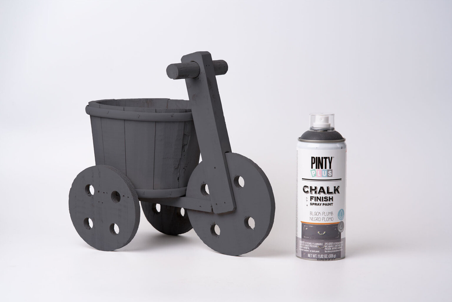 Ūdens bāzes matēta aerosola krāsa Black Plumb CHALK PintyPlus 400ml cena un informācija | Krāsas | 220.lv