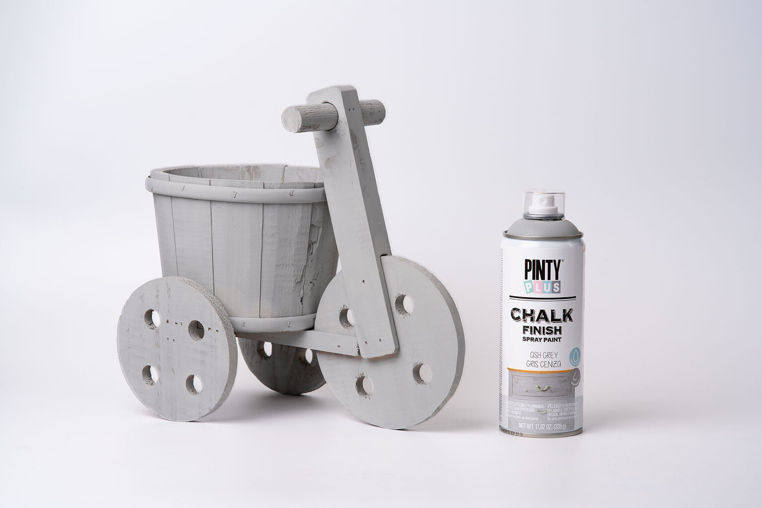 Ūdens bāzes matēta aerosola krāsa Ash Grey CHALK PintyPlus 400ml cena un informācija | Krāsas | 220.lv