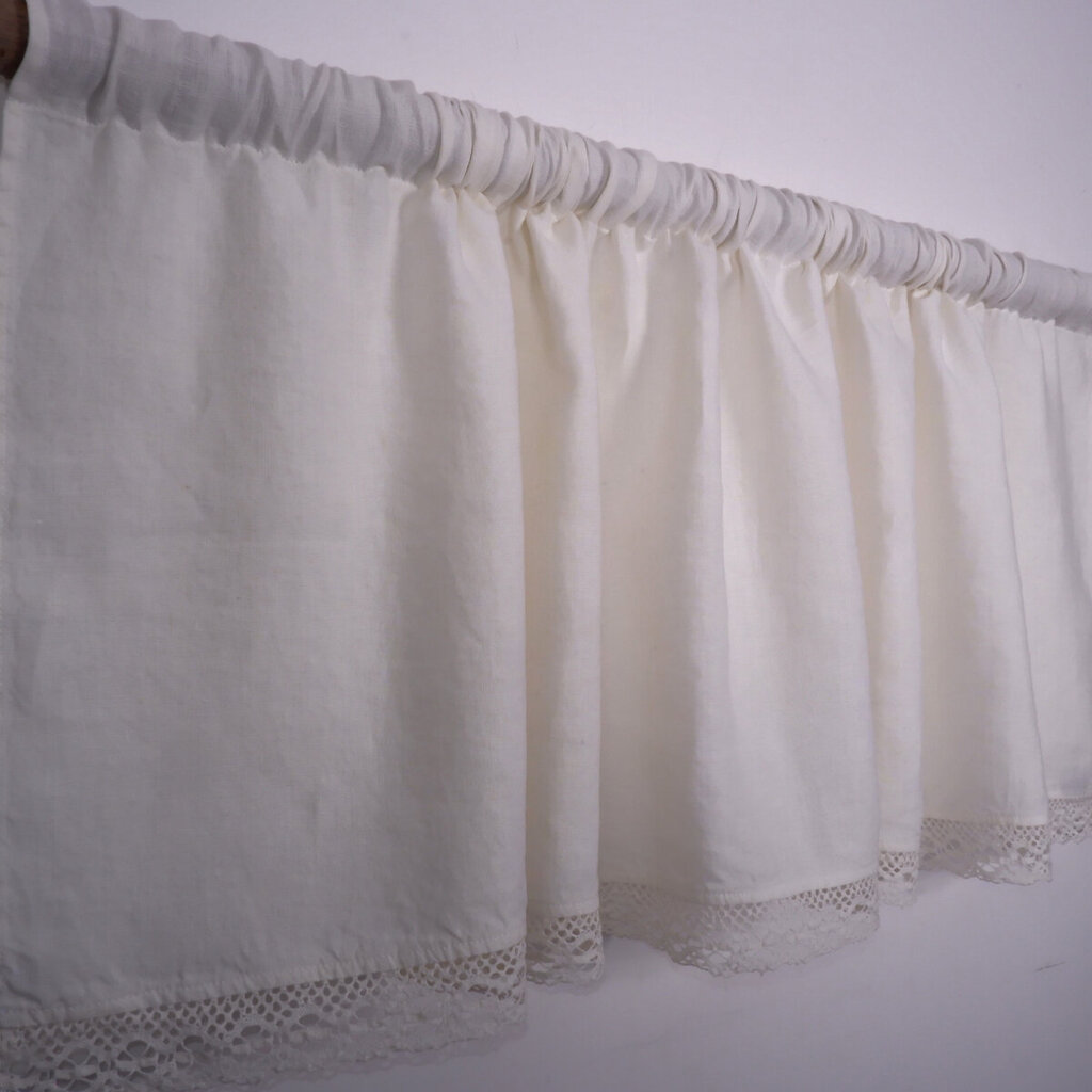 Dabīgs lina aizkars ar mežģīnēm Valance White, 140x50 cm. цена и информация | Aizkari | 220.lv