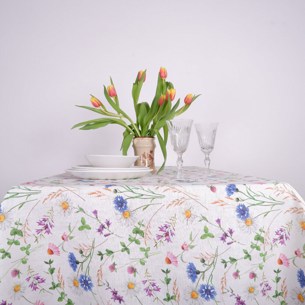 Norravilla lina galdauts Flowers, 140x140 cm. cena un informācija | Galdauti, salvetes | 220.lv