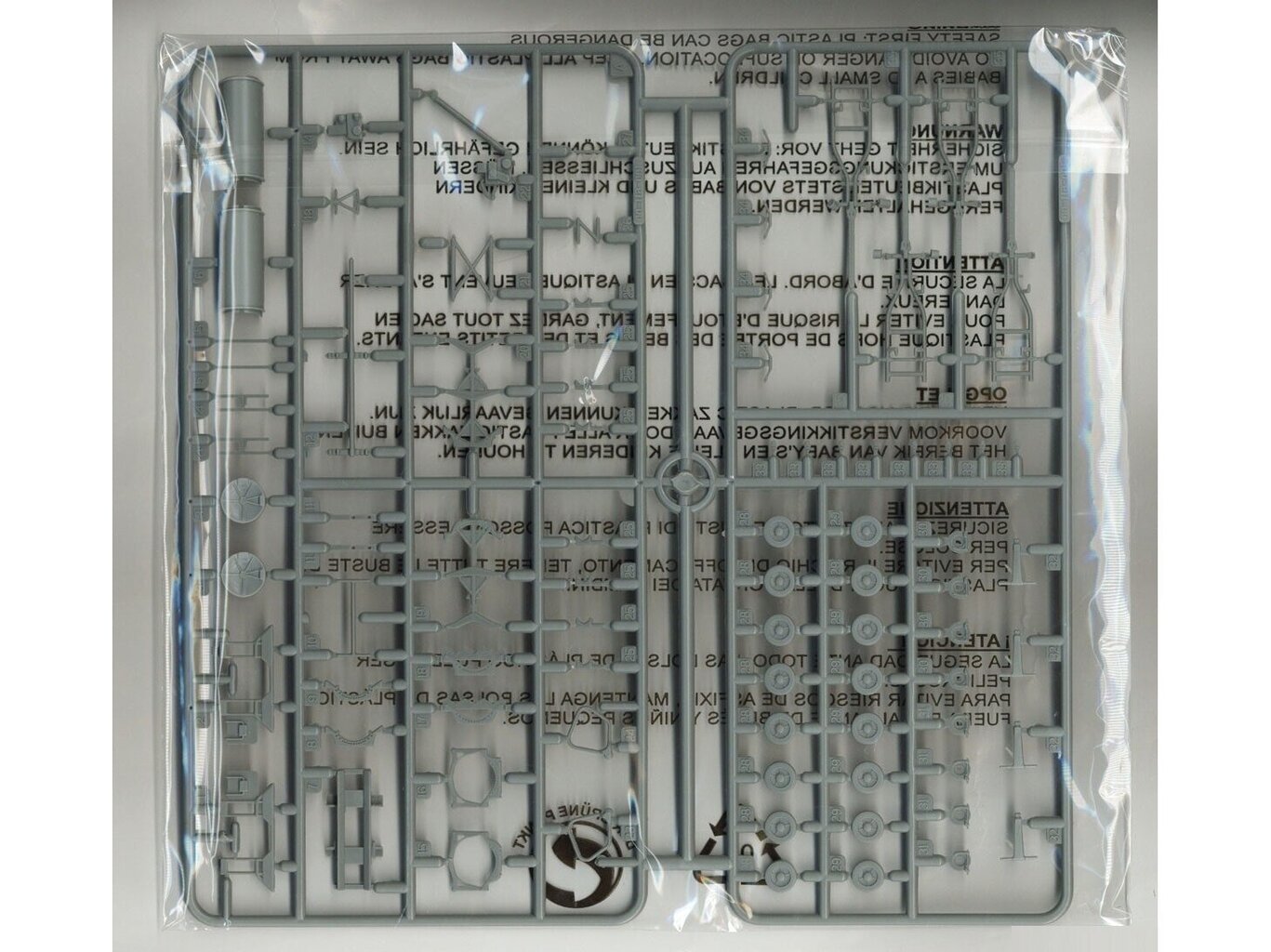 KINETIC - US Navy Ground Supporting Equipment Set with STT Tractor Konstruktors, 1/48 cena un informācija | Konstruktori | 220.lv