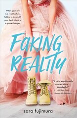 Faking Reality цена и информация | Книги для подростков и молодежи | 220.lv