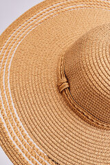 Vienkārša regulējama sieviešu cepure bēšā krāsā cena un informācija | Sieviešu cepures | 220.lv