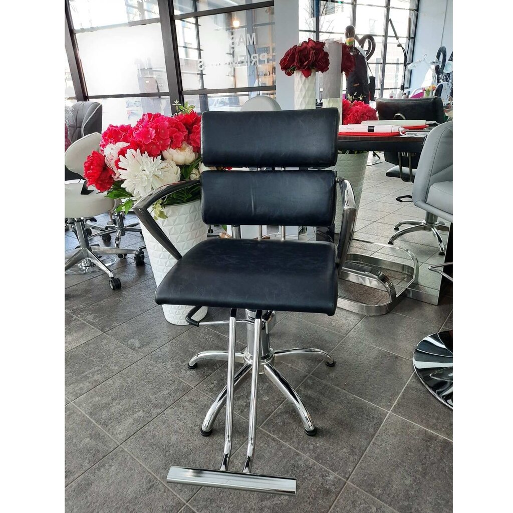 Profesionāls hidrauliskais frizieru krēsls HAIR SYSTEM SM362-1, melns cena un informācija | Mēbeles skaistumkopšanas saloniem | 220.lv
