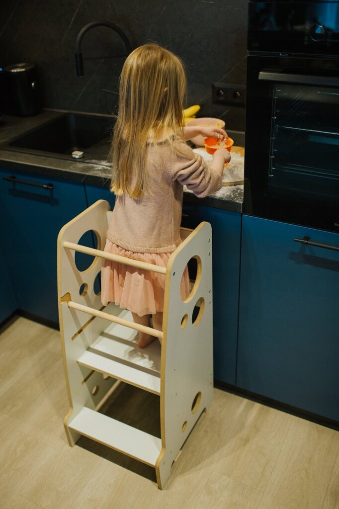 Virtuves tornis Lila Baby BKM, 40x46x85 cm, balts цена и информация | Bērnu krēsliņi un bērnu galdiņi | 220.lv