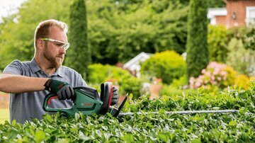 Dzīvžoga šķēres UniversalHedgeCut 60 Bosch 06008C0703 cena un informācija | Dzīvžogu un zāles šķēres | 220.lv