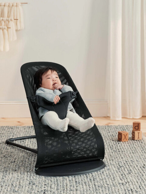 BabyBjörn šūpuļkrēsls Bouncer Bliss Mesh, melns cena un informācija | Bērnu šūpuļkrēsliņi | 220.lv
