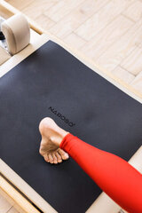 Спортивный коврик Naboso Standing Mat, 53x61 см, черный цена и информация | Коврики для йоги, фитнеса | 220.lv