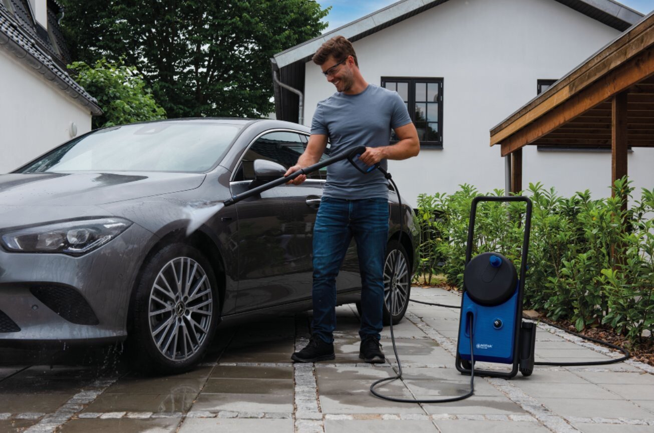 Nilfisk Core 150-10 PowerControl LUXURY CAR WASH augstspiediena mazgātājs Upright Electric 468 l/h 2000 W Blue cena un informācija | Augstspiediena mazgātāji | 220.lv