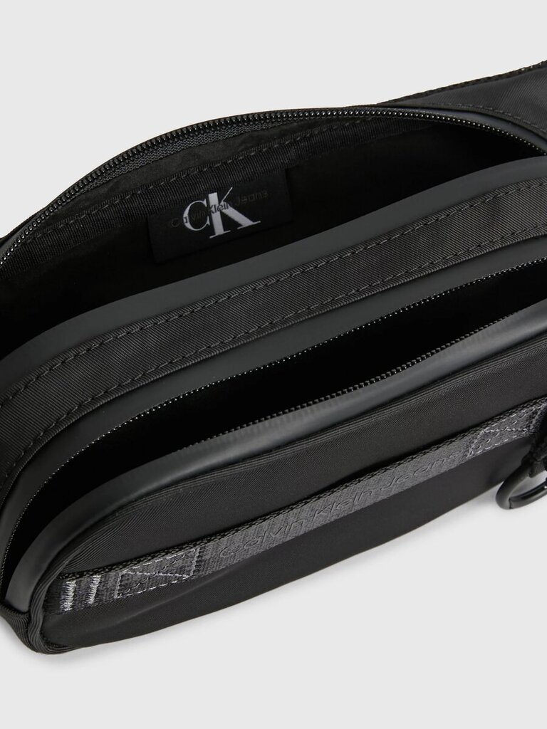 Jostas soma vīriešiem Calvin Klein Ultralight Sq. 546001105, melna cena un informācija | Vīriešu somas | 220.lv