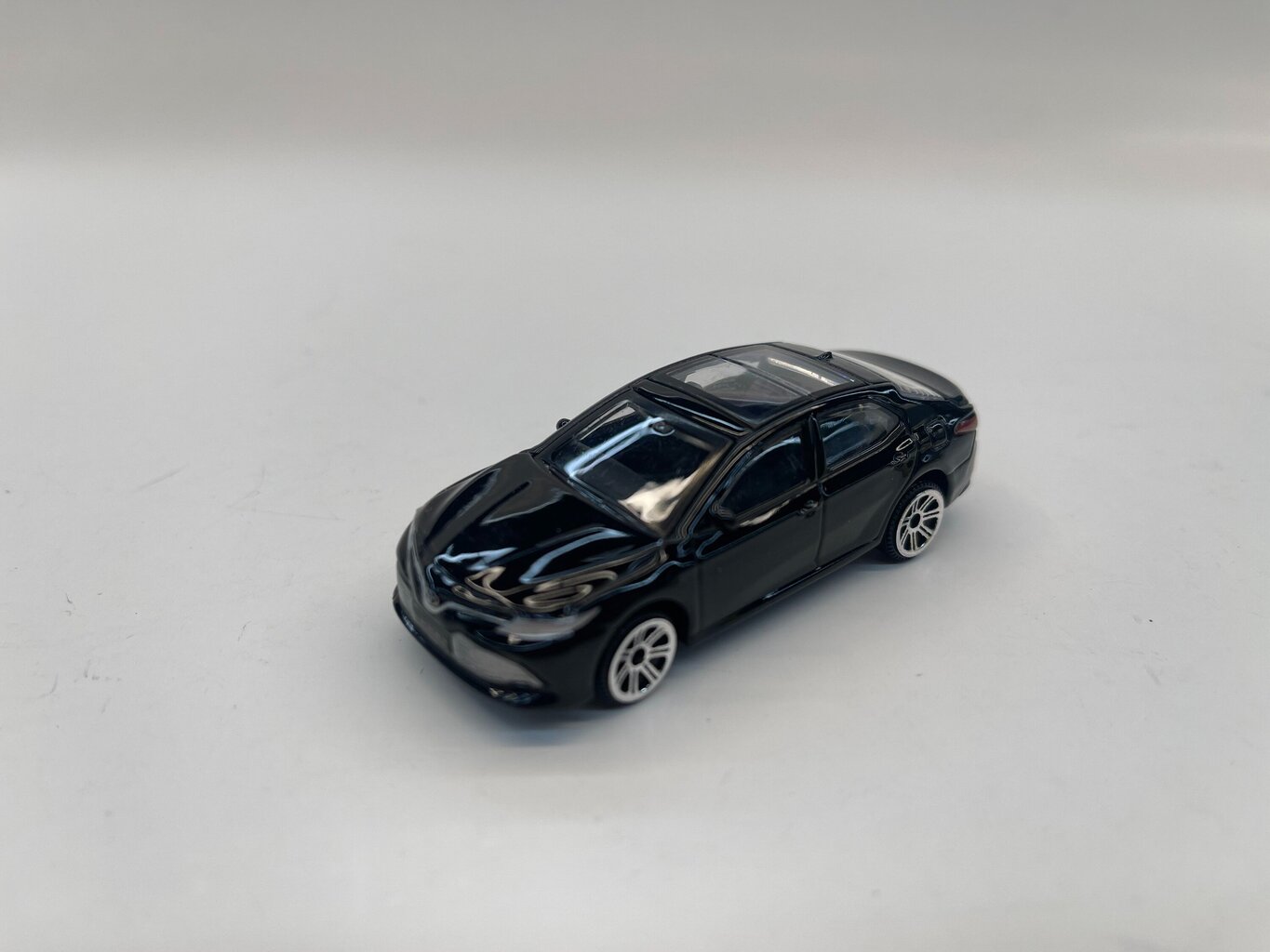 MSZ Miniatūrais modelis - Toyota CAMRY, izmērs 1:64 cena un informācija | Rotaļlietas zēniem | 220.lv