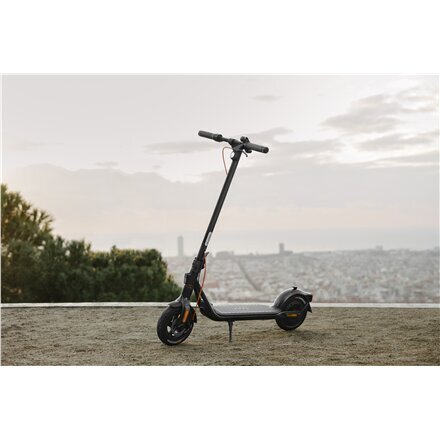 Elektriskais skrejritenis Segway F2E, melns цена и информация | Elektriskie skrejriteņi | 220.lv