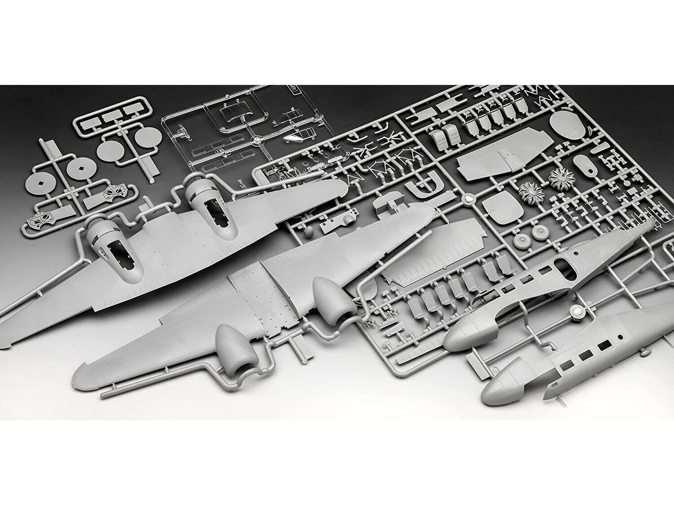 Saliekamais modelis - Revell Beechcraft Model 18 cena un informācija | Konstruktori | 220.lv