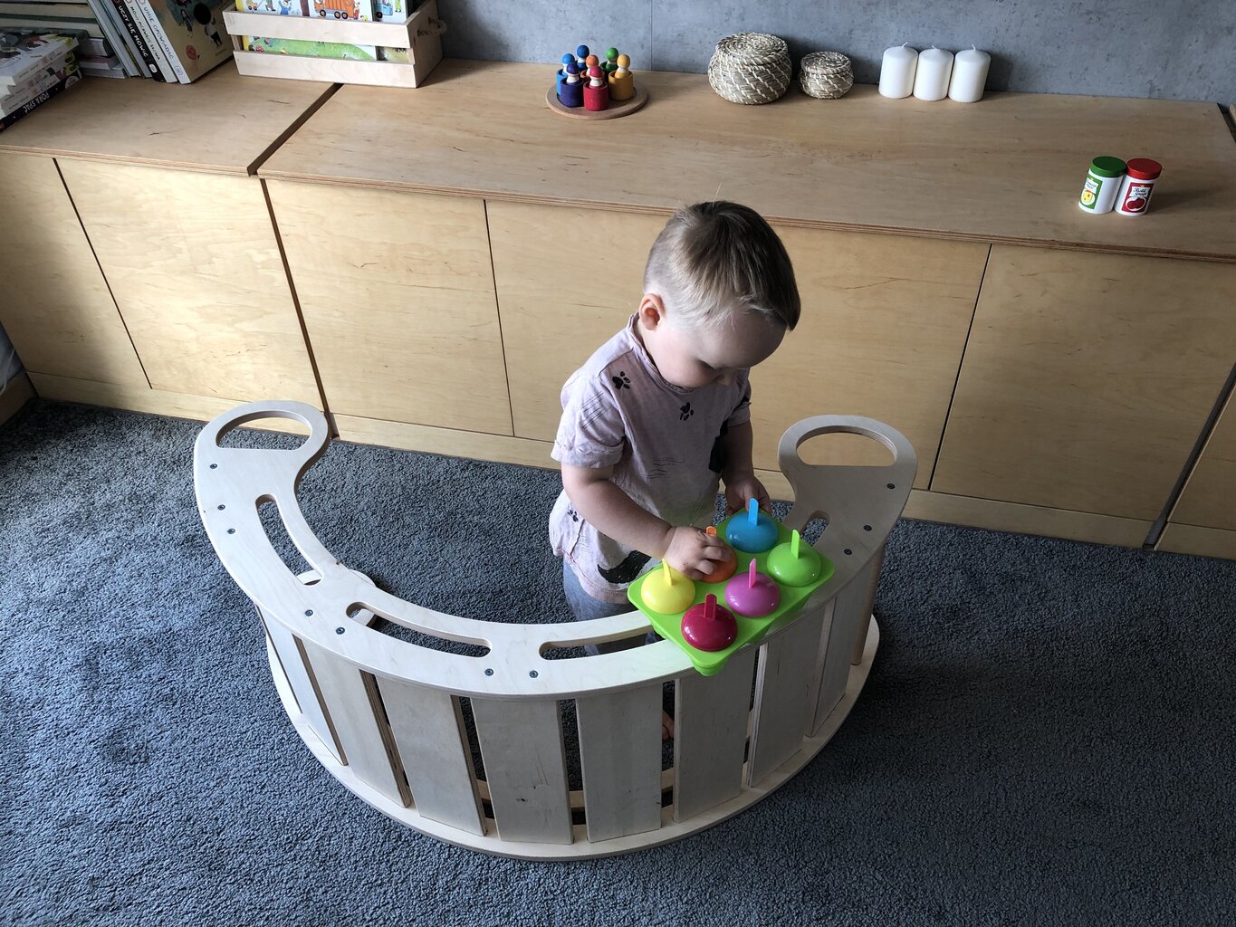 Koka šūpuļkrēsls Montessori B100 cena un informācija | Rotaļlietas zīdaiņiem | 220.lv