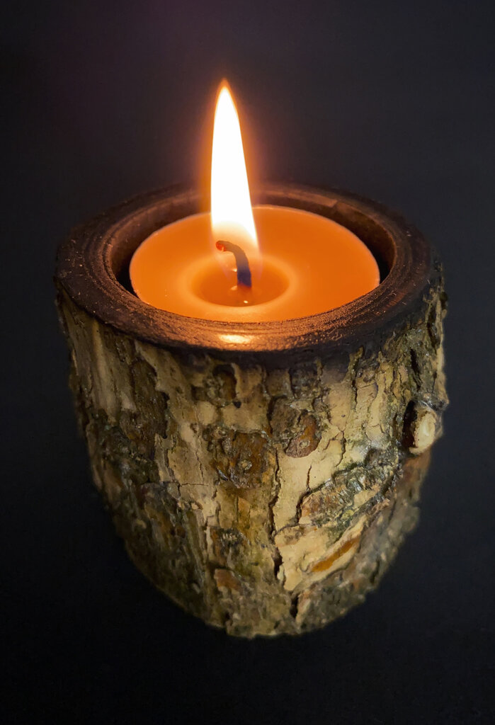 Koka svečturis tējas svecei 6 cm, dabisks koka celms cena un informācija | Sveces un svečturi | 220.lv