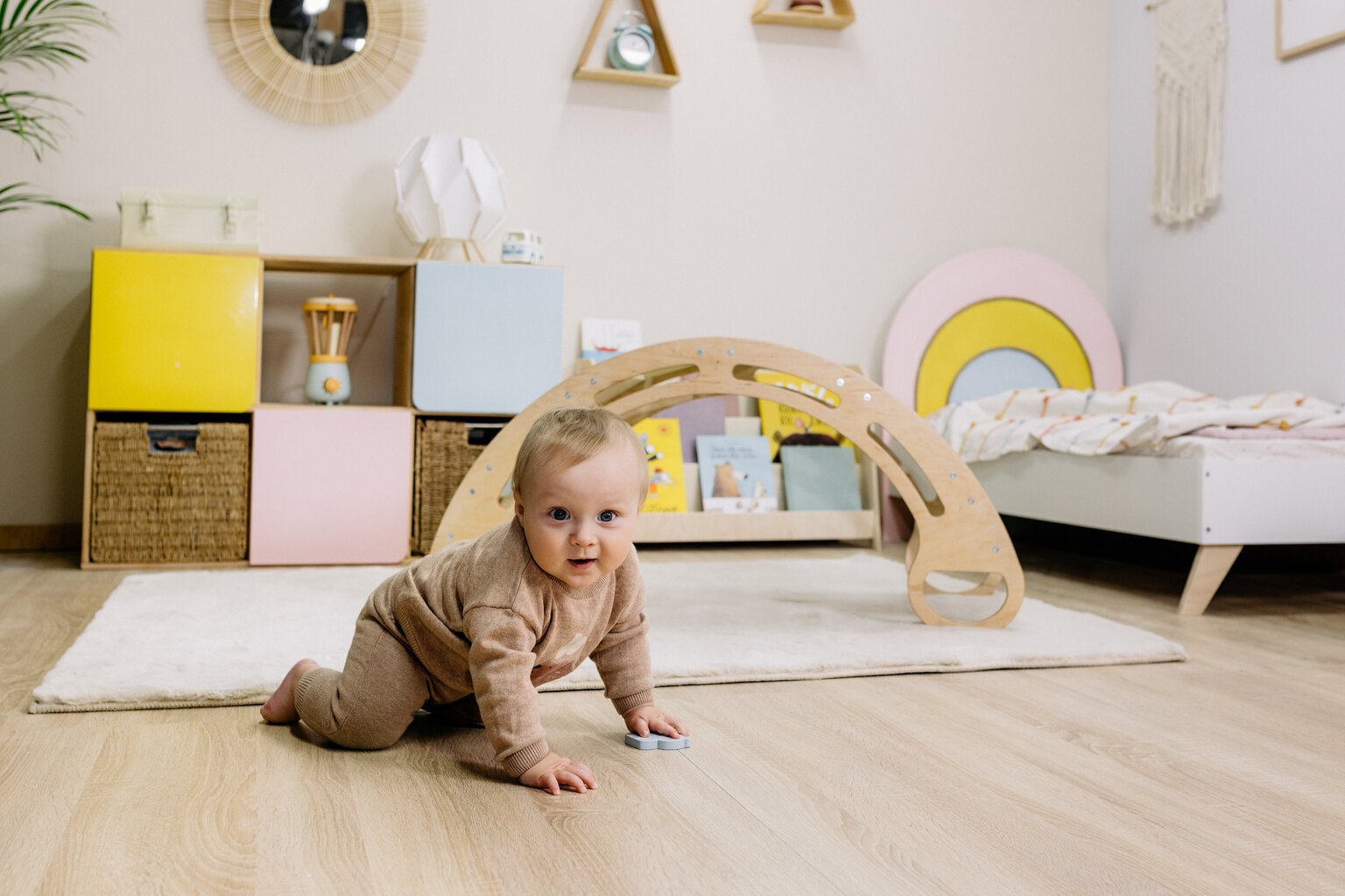 Montessori koka šūpuļkrēsls, 100 cm, dzeltens cena un informācija | Attīstošās rotaļlietas | 220.lv