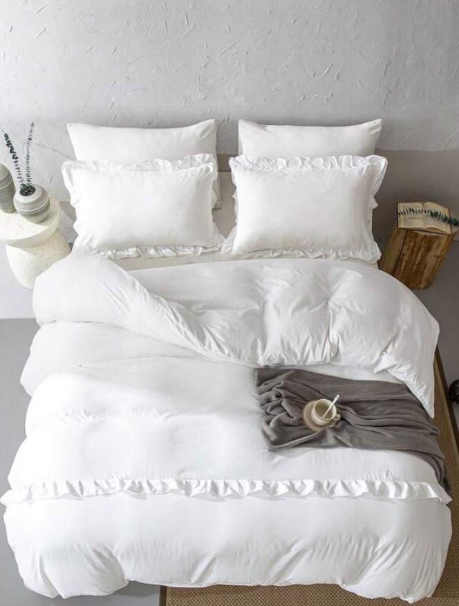 Ruffle Decor gultas veļas komplekts (220x240 cm), 3 daļas cena un informācija | Gultas veļas komplekti | 220.lv