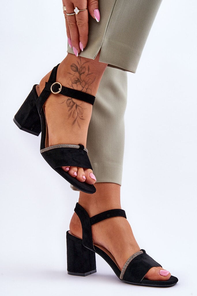Sieviešu zamšādas zempapēžu sandales, melnas Loredo цена и информация | Sieviešu sandales | 220.lv