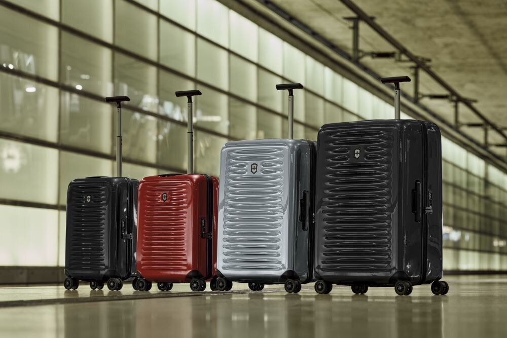 Koferis rokas bagāžai Victorinox Airox Carry-on, sudraba цена и информация | Koferi, ceļojumu somas | 220.lv