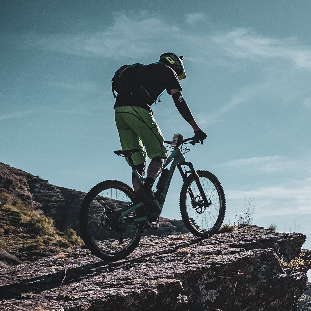 Velosipēda stūres soma/telefona maciņš, 0,9l, melns cena un informācija | Velo somas, telefona turētāji | 220.lv