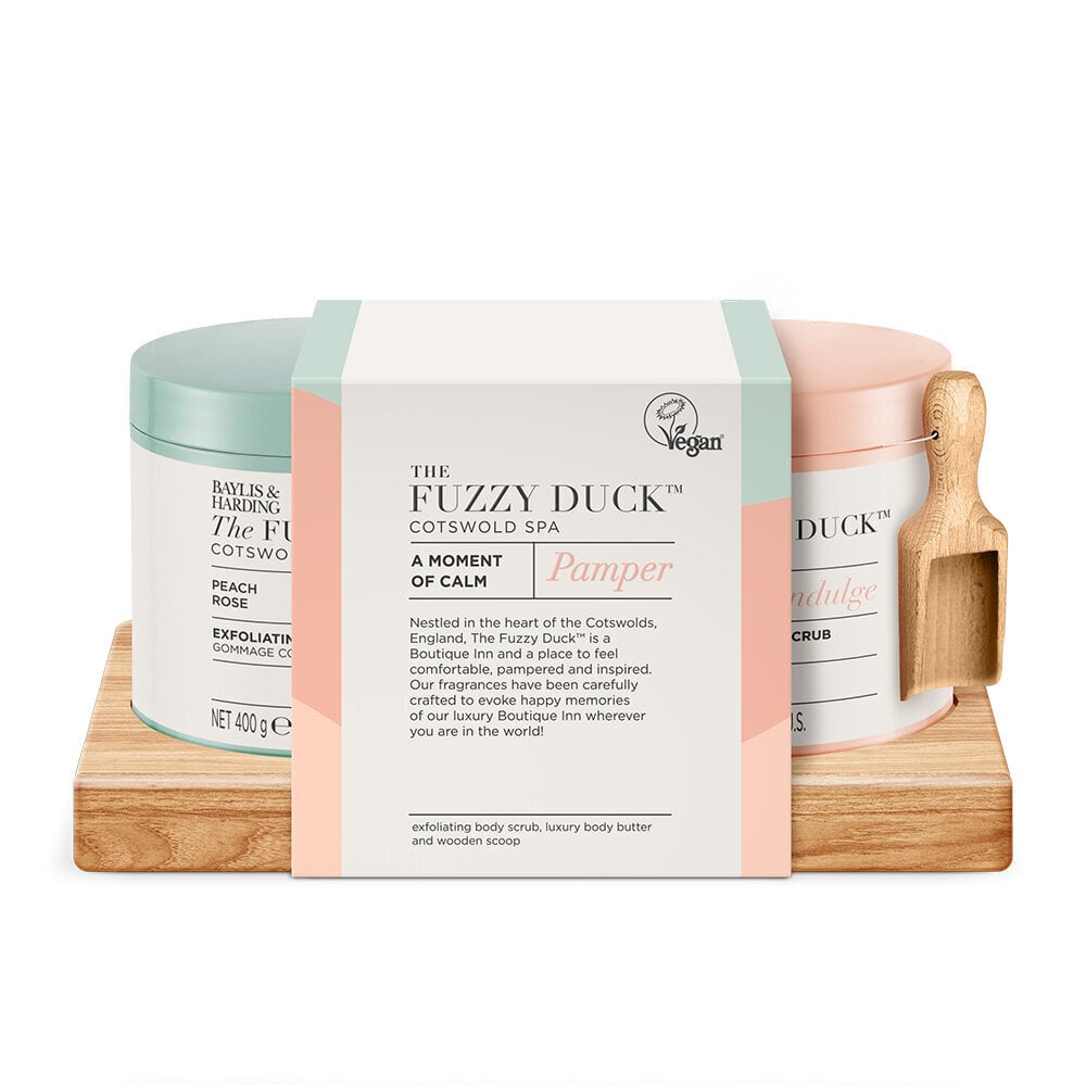 Dāvanu komplekts sievietēm Baylis & Harding The Fuzzy Duck Cotswold Spa A Moment of Calm: vannas kristāli 400 g + ķermeņa sviests 400 g + koka liekšķere cena un informācija | Ķermeņa krēmi, losjoni | 220.lv