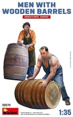 Līmējošais modelis MiniArt 38070 Men with Wooden Barrels 1/35 cena un informācija | Līmējamie modeļi | 220.lv